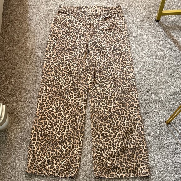 American Eagle Outfitters Denim - American Eagle women’s wide leg jeans, excellent condition